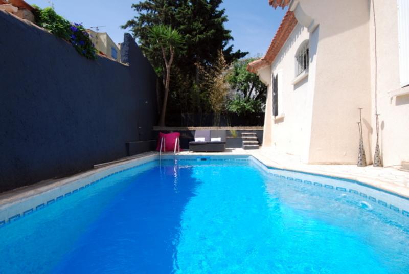 Bed and Breakfast Les Jardins De Galicia Sète Habitación foto